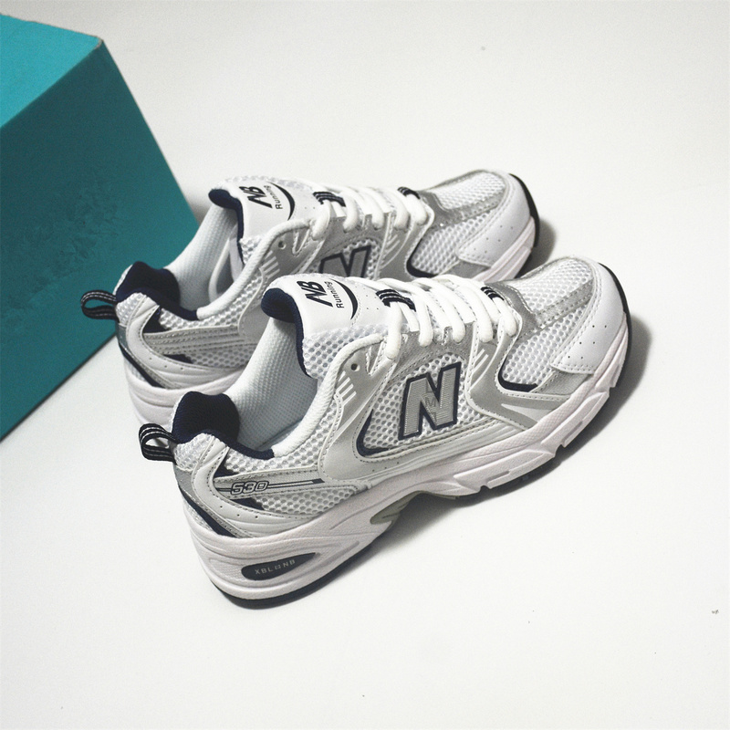 Korean Version 530 Men's Shoes, Iu Same Style Women's Shoes, Casual Breathable Sneakers, Gray and Silver Dad Shoes, Height-Increasing, Wear-Resistant Running Shoes
