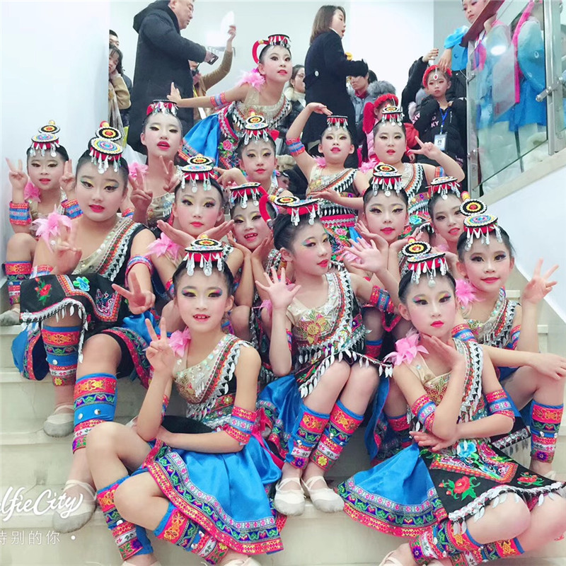 新しいシェ族の子供用少数民族ミャオ族のパフォーマンス衣装チワン族イドントゥチャヤオ族のパフォーマンス衣装シェシャン