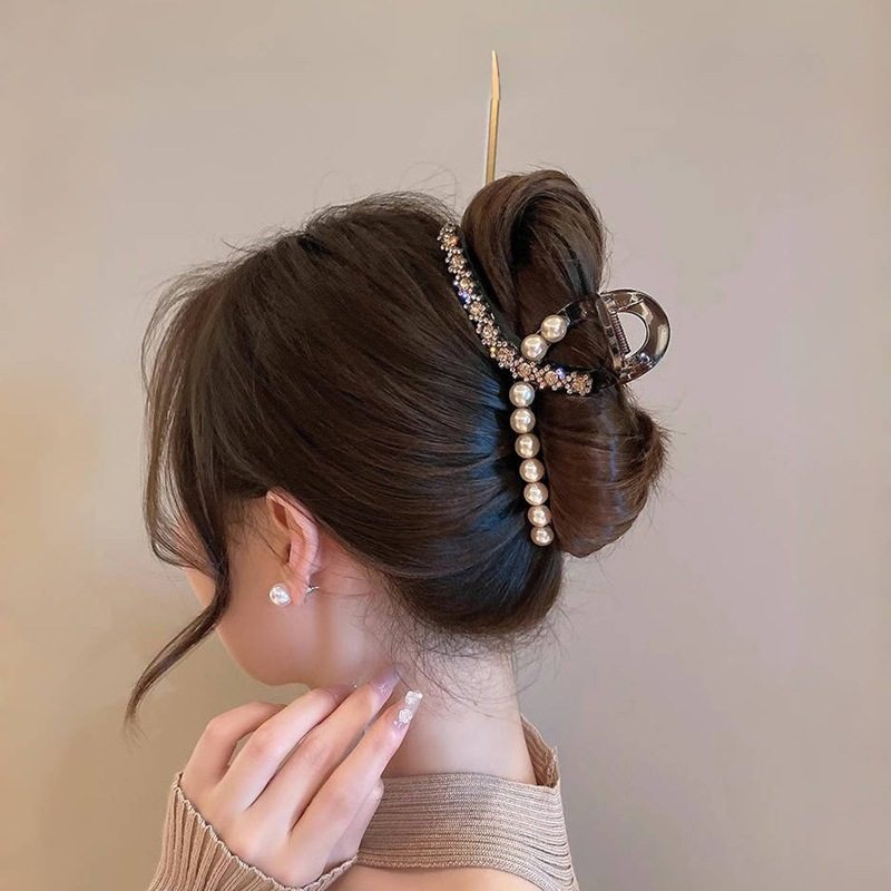 Outlet Brand Clearance Discount, Retro Pearl-Encrusted Diamond Gripper, Exquisite, Compact and Versatile Accessories