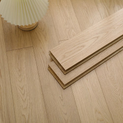 Class A knotless Russian White Oak pure solid wood flooring natural color log wind floor heating lock For Home factory direct sales