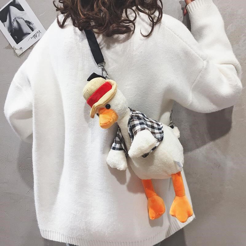 2022 new shoulder bag female plush cartoon cute funny duck niche creative design messenger bag tide
