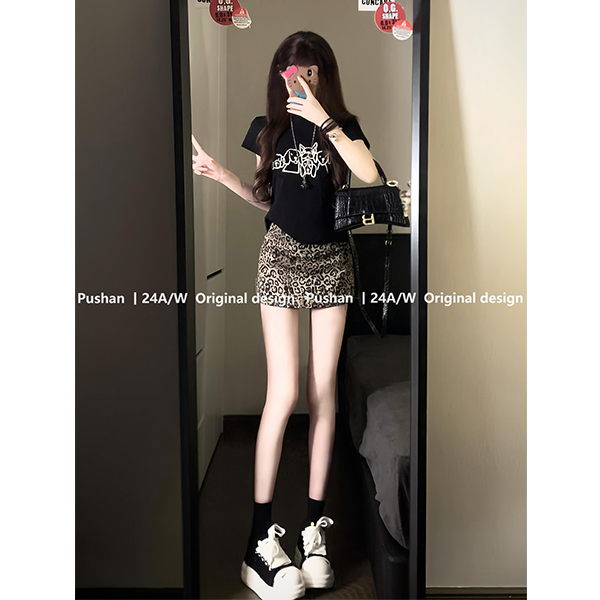 Pushan Summer Outfit Complete with Korean-Style Top, Leopard Print Skirt, Chic and High-End Hot Girl Set
