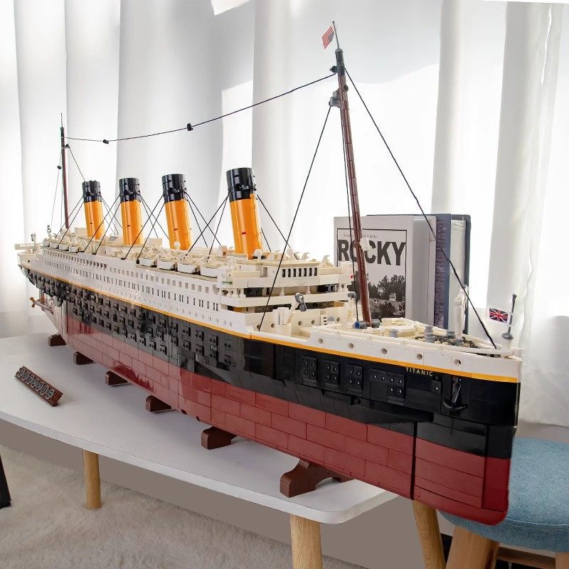 2025 New Titanic Cruise Ship Building Blocks for Adults, High-Difficulty Assembly Toy, 3D Puzzle for Boys