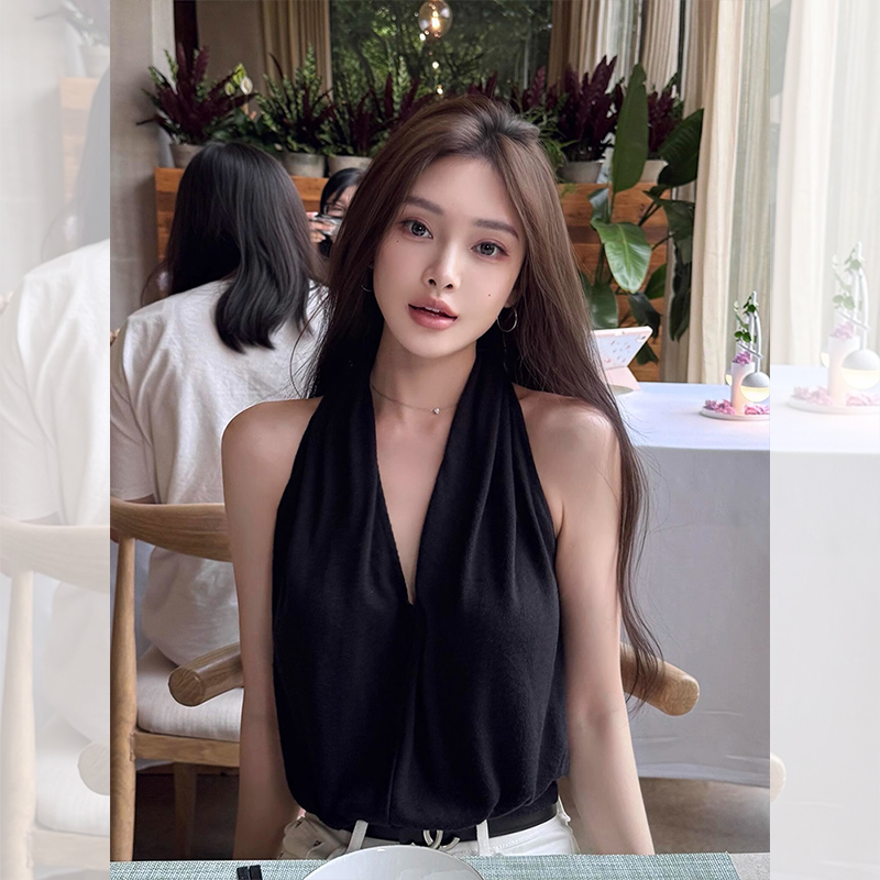 高級ブラックVネックホルターネックベスト、女性用2025年夏、フレンチライトラグジュアリー、セクシーな気質、ホリデースタイル、スリムトップ