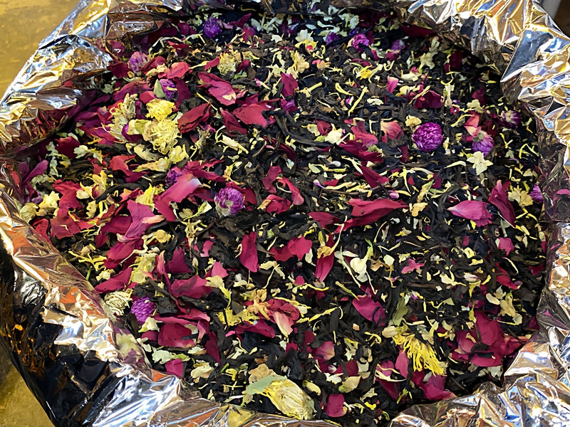 From the Bazaar to the Teacup: Kashgar Flower Tea, a Sip That Transports You through the Thousand-Year-Old Silk Road.