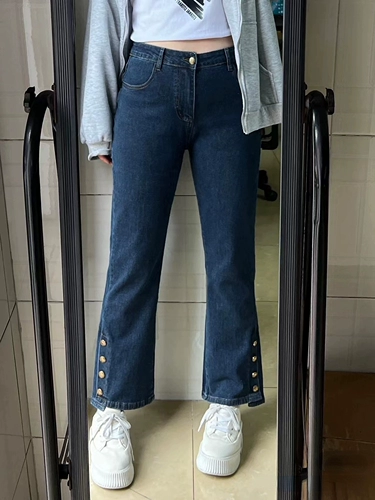 Джинсы, весенние эластичные дизайнерские штаны, для формы тела «груша», высокая талия, тренд сезона, по фигуре, свободный прямой крой