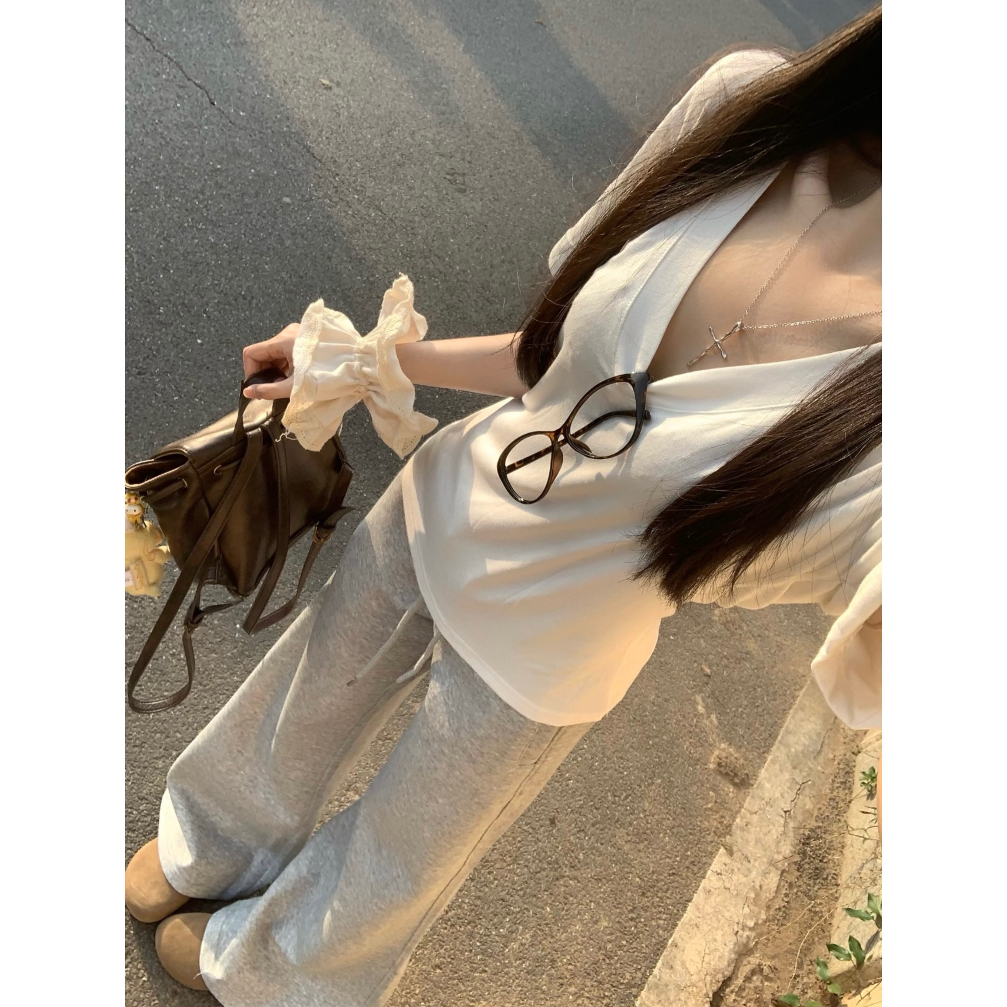 韩系设计感白色V领百搭短袖t恤女夏季新款收腰显瘦正肩打底衫上衣