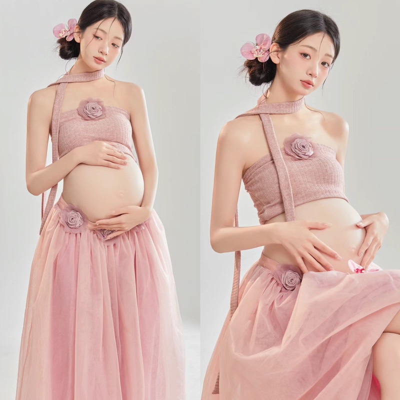 New Style Maternity Photo Shoot Outfit, Beautiful and Fresh Pink Two-Piece Set for Pregnant Moms to Take Belly Photos New Style Maternity Photo Shoot Outfit, Beautiful and Fresh Pink Two-Piece Set for Pregnant Moms to Take Belly Photos
