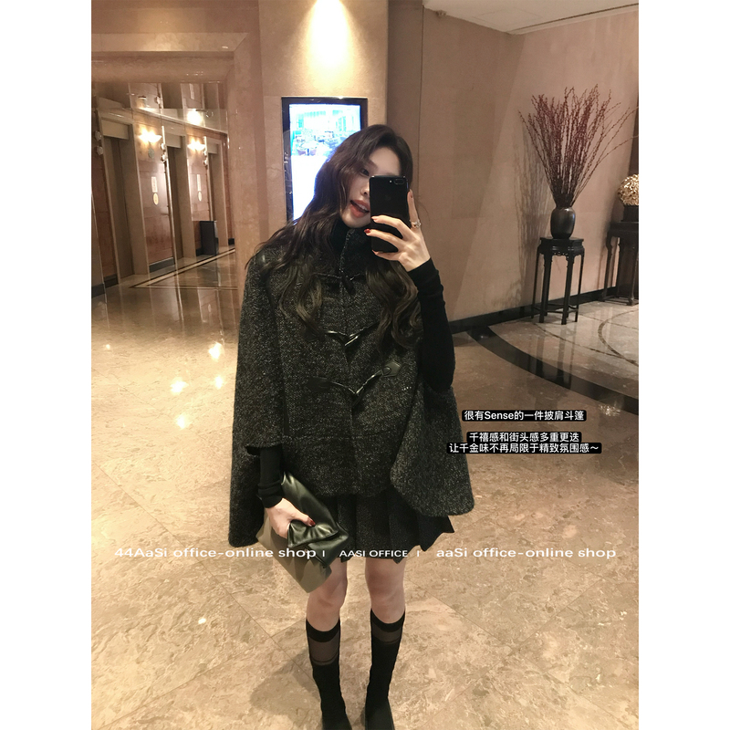 [Clearance 30% off] 44Aasi Hera Late Winter Wool and Leather Cape Shawl with Looped Fur, Stylish Autumn and Winter Coat