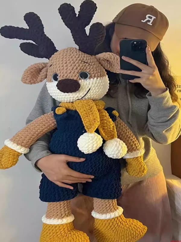 Hand-Knitted Oscar Deer Crochet DIY Material Kit Yarn Doll Finished Product Christmas Gift for Girlfriend