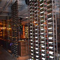 Iron wine rack screen partition card seat storage rack restaurant bar creative floor-standing industrial style red wine rack display rack