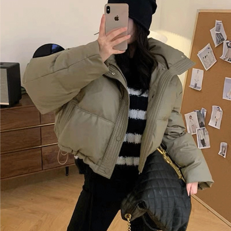 Plus-Size Green Cotton Jacket, Winter Pu Leather Short Chanel-Style Coat, High-Waisted Niche Loose Cotton-Padded Jacket for Petite Individuals Plus-Size Green Cotton Jacket, Winter Pu Leather Short Chanel-Style Coat, High-Waisted Niche Loose Cotton-Padded Jacket for Petite Individuals