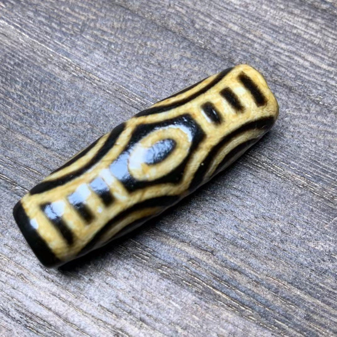 一元拍卖玛瑙玉髓高油包浆牙黄龙眼六眼天珠吊坠桶珠项链毛衣链-Taobao