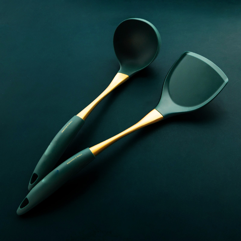 Silicone Pan Shovel Soup Spoon Fried Vegetable Spade kitchen Home High temperature resistant stainless steel cookware Food grade special protective pan spoon