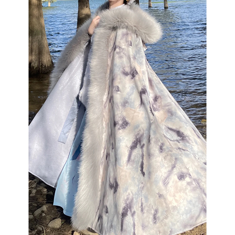 Chinese-Style Ming Dynasty Cape Hanfu for Women, Winter Long Version with Fur Collar, Fleece-Lined, Thickened, Warm, Ancient Costume Cloak, Traditional Style Overcoat, Shawl
