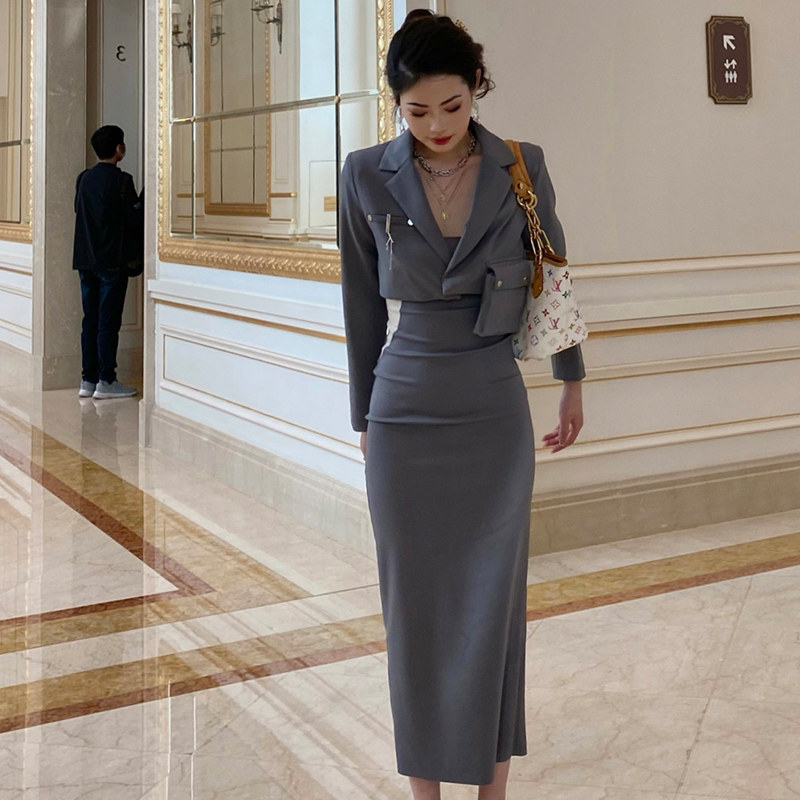 Office suits 2022 spring and autumn new ladies net red fried street salt sweet small suit two-piece dress