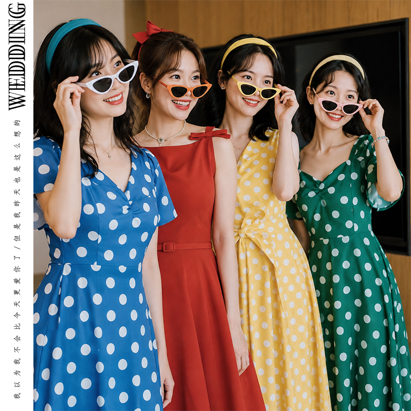 Bride and Bridesmaid Group Dressing Gown Photo Artifact Retro Cat Eye Glasses Sunglasses Set Wedding Wedding Funny Props Bride and Bridesmaid Group Dressing Gown Photo Artifact Retro Cat Eye Glasses Sunglasses Set Wedding Wedding Funny Props
