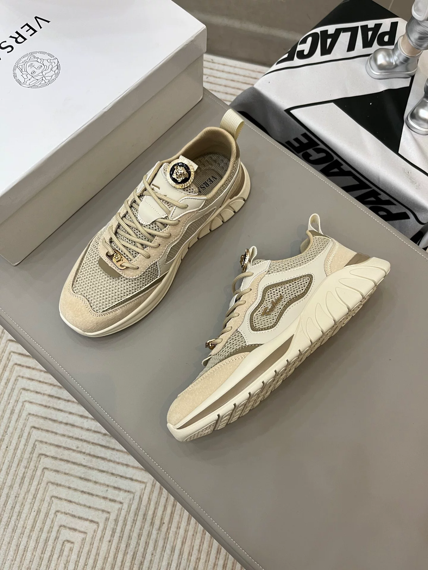 Покупка Versace Verser 23 новые сезонные повседневные туфли, нескользящая подошва, простые и комфортные