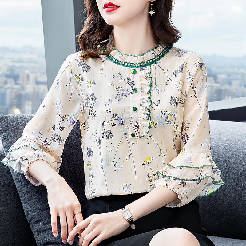 Summer dress 2022 new fashion 70% sleeves Broken Flowers Snowspun Jersey Woman Summer Foreign upscale cardiovert mom thin blouse
