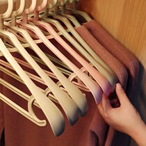Thickened wide shoulder traceless clothes hanger plastic anti-slip adult sun clothes hanger