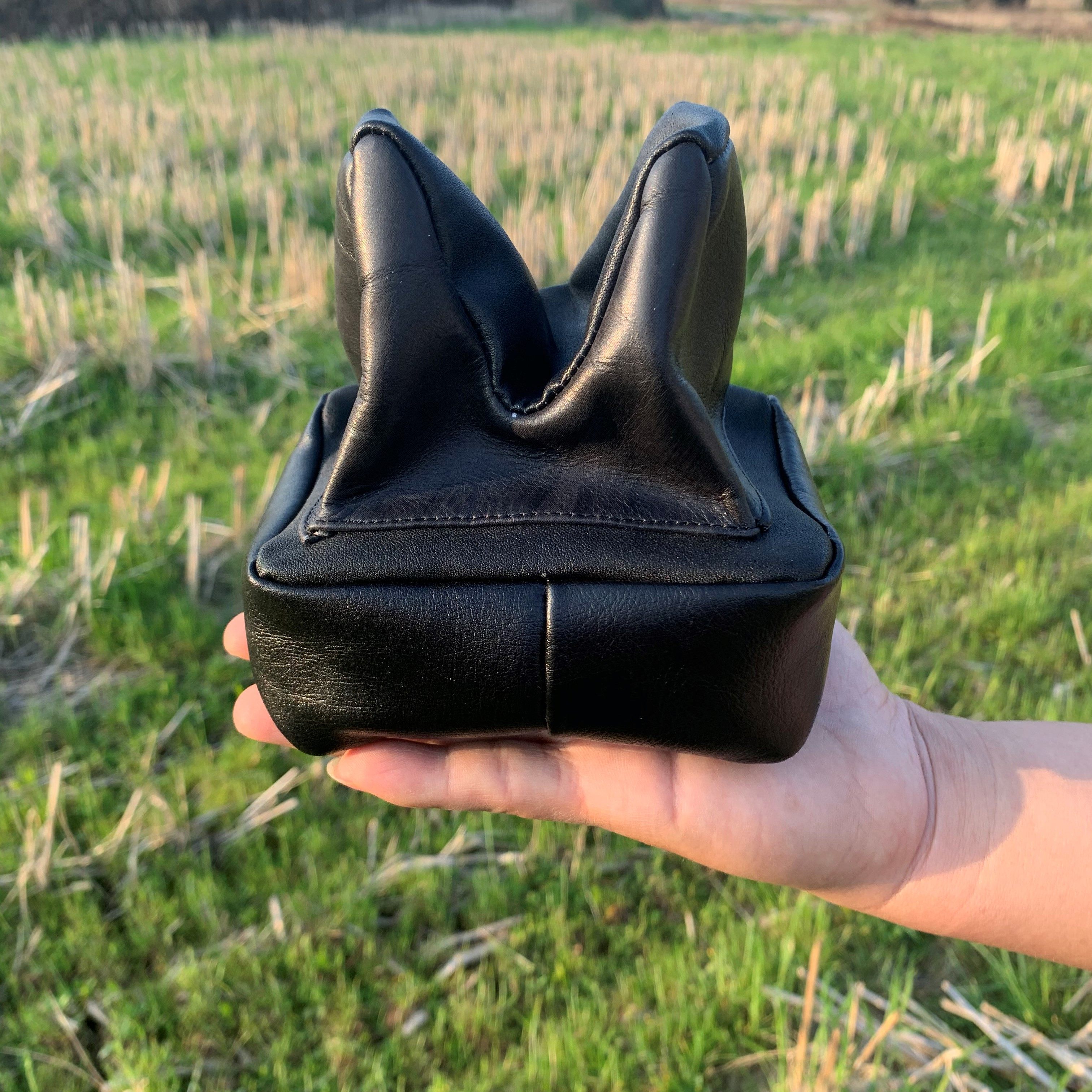 Red sight sniper pad bag simple sniper sandbag shooting auxiliary shoulder small leather rabbit pad bag shooting platform competition