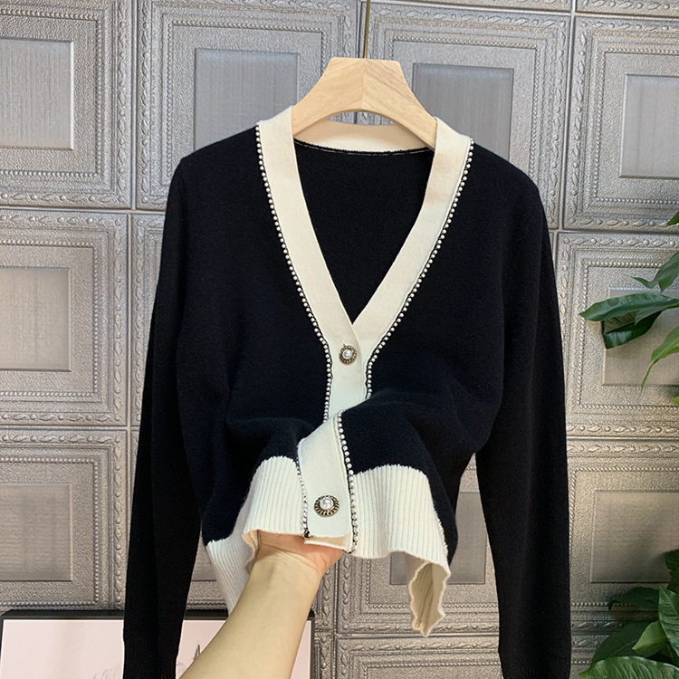 The counter replaces the 2022 autumn and winter new black long-sleeved top V-neck wool small fragrance knitted cardigan coat