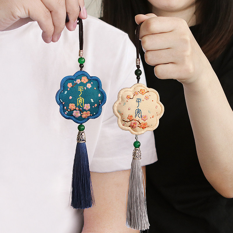 Dragon Boat Festival sachet diy material bag hand-embroidered peace symbol to send boyfriend lavender wormwood pendant