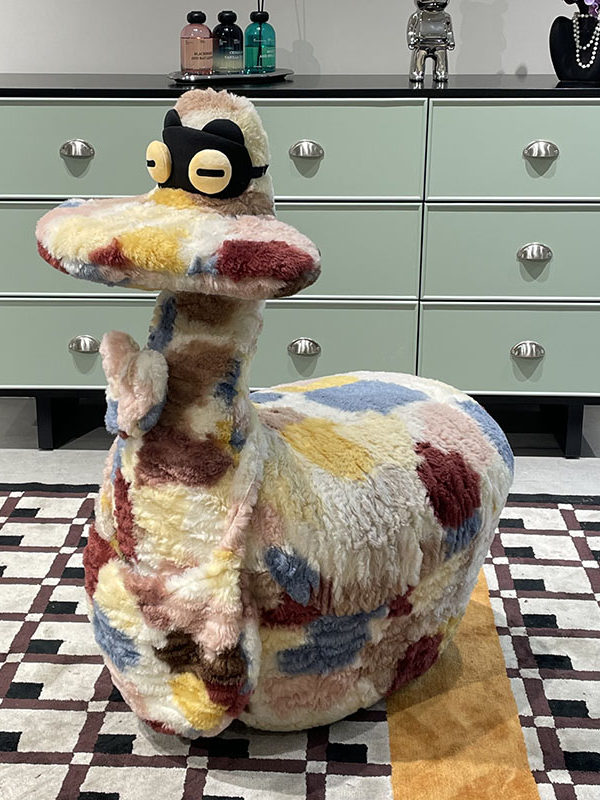 High-End Living Room Decoration Floor-Standing Large Ornament Housewarming Gift Novelty Creative Duck Chair for Moving