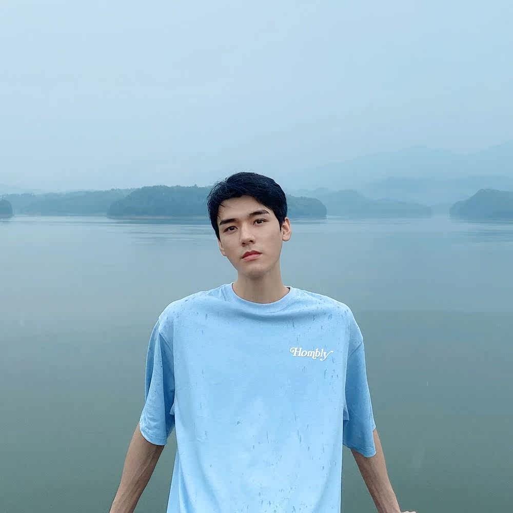 Gong Jun Tongtong clothes 2021 blouses printed T-shirt male and female summer leisure loose Han version Mountain River lovers new