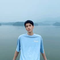 Gong Jun Tongtong clothes 2021 blouses printed T-shirt male and female summer leisure loose Han version Mountain River lovers new