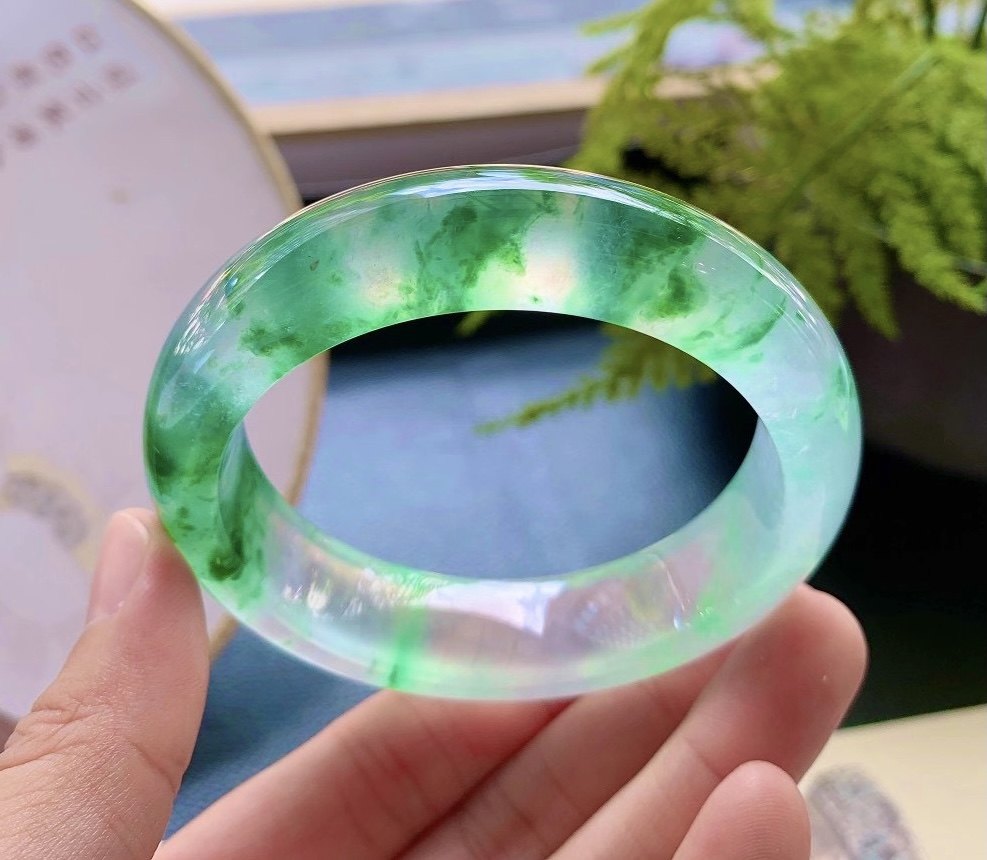 Ice kind of floating flower jade bracelet natural Burmese a goods glass kind of floating green flower jade bracelet women's fluorescence
