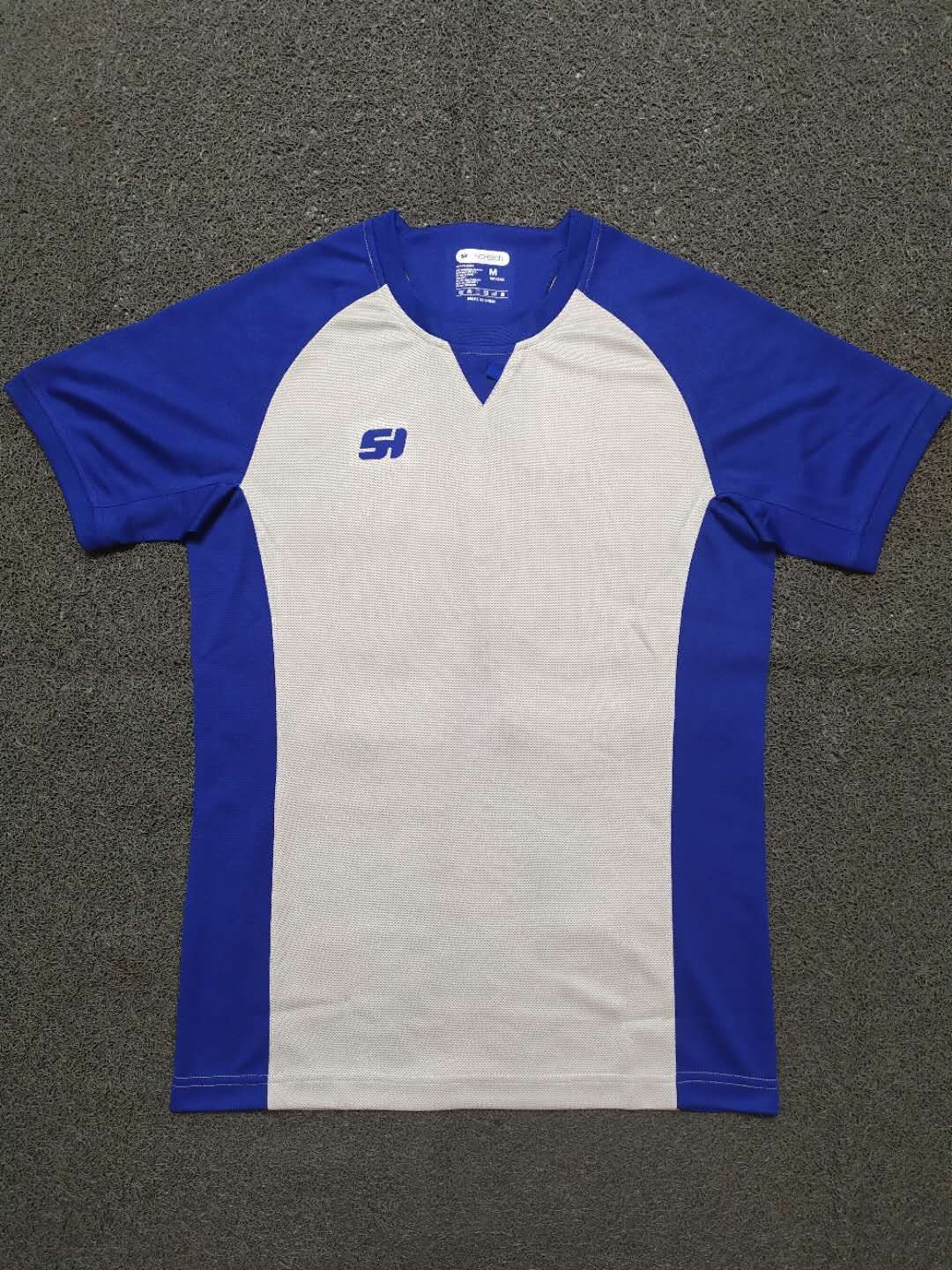 The new all-code universal sponsorship of the Youth Games is the three-constant basketball professional coach Referee Wear jacket pants Inprint number