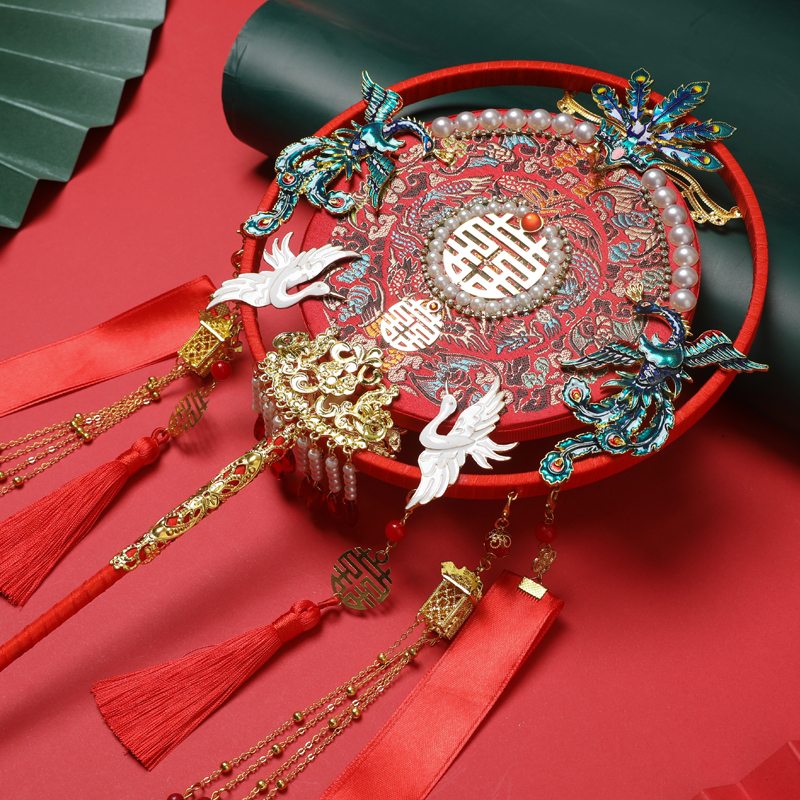 Chinese style group fan wedding bride red high-end out of marriage yet fans of classical palace show Wo Hei fan finished material bag