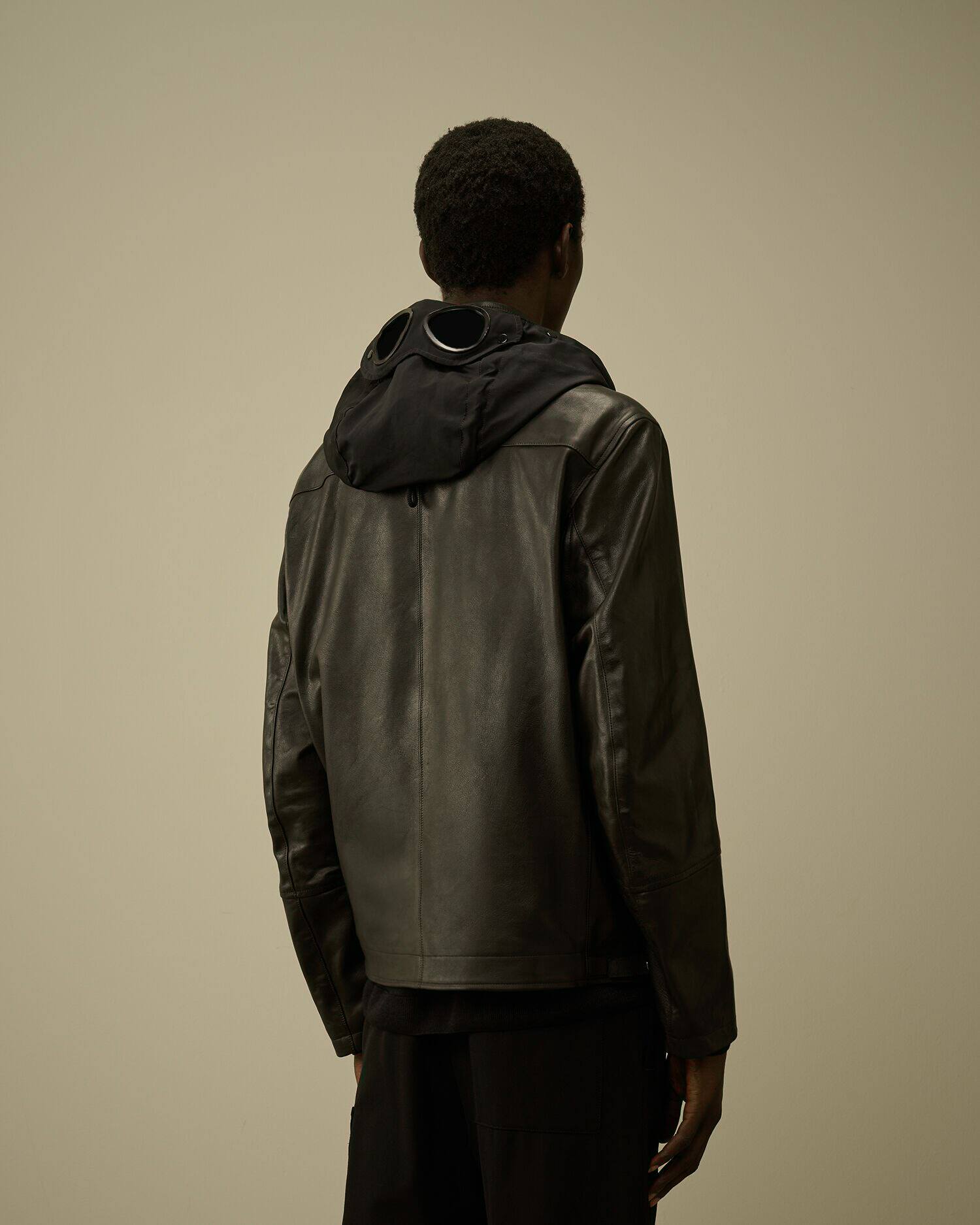 C.P.COMPANY FW25 съемный капюшон локомотив кожаная одежда куртка пальто 19CMOW297A Cpcompany/Compaq 