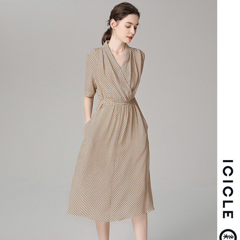 2022 spring and summer new domestic mulberry silk skirt V-neck slimming silk dress