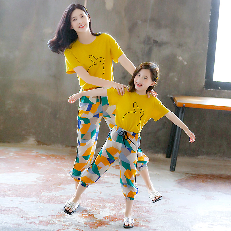 Korean mother women's a family of three 2021 summer clothes New Foreign style high-end net red parent-child children short sleeve sports suit