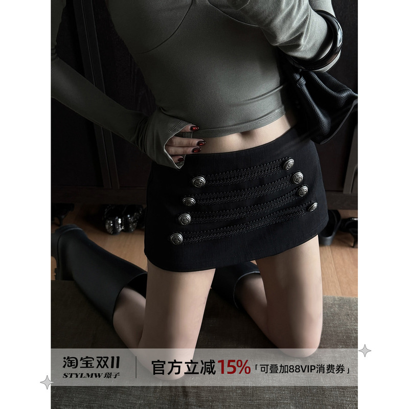 Stylmw Jingzi Napoleon Double-Breasted Black Skirt Pants, Versatile and Anti-Exposure, Hip-Hugging Shorts for Women Stylmw Jingzi Napoleon Double-Breasted Black Skirt Pants, Versatile and Anti-Exposure, Hip-Hugging Shorts for Women