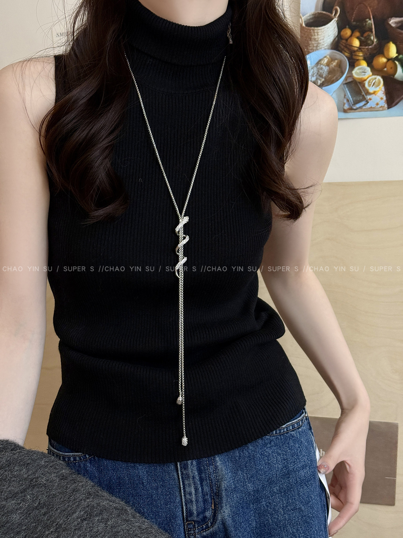 Snake-Shaped Zircon Tassel Pull-Out Necklace for Women, Niche Design, High-End Titanium Steel Long Winter Sweater Chain Accessory