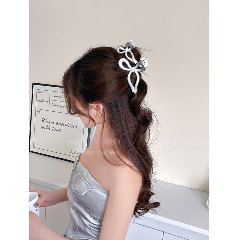 ins Futuristic Bow Hair Clip for Women, Back-Of-Head Updo Shark Clip, Niche Design, Y2K Sweet and Cool Girl Hair Accessory