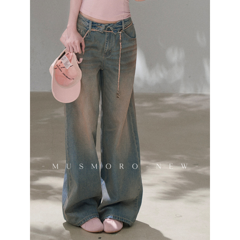 Musmoro ◆ Low-Rise Cuffed Waistband Jeans with Multiple Complex Washing Techniques and Full Spray Dirty Color Treatment. Musmoro ◆ Low-Rise Cuffed Waistband Jeans with Multiple Complex Washing Techniques and Full Spray Dirty Color Treatment.