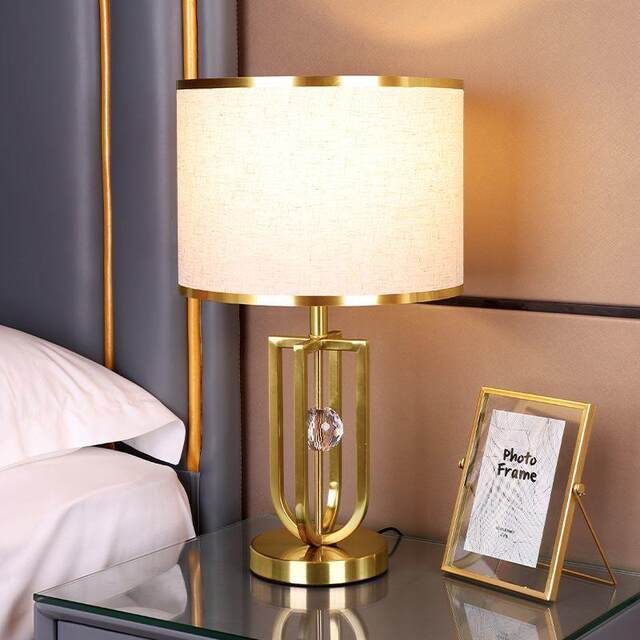 Nordic American-Style Table Lamp Bedside Lamp Cozy Bedroom Simple Modern Living Room Model Room Bedside Table European-Style Light Luxury Lamp