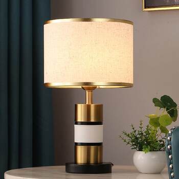 New Luxury Led Desk Lamp, Trendy Ins-Style, High-End Ambiance, Creative Bedroom Bedside Lamp with Touch Sensor
