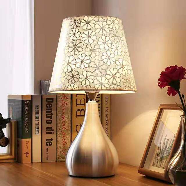 Romantic and Simple Bedside Lamp for Bedroom, Creative Modern Home-Use Touch-Sensitive Decorative Dimmable Remote Control Table Lamp
