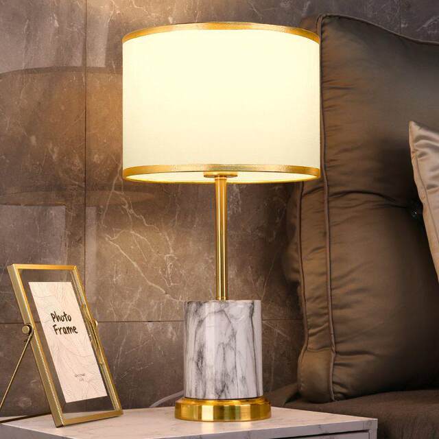 Nordic light luxury bedside lamp bedroom modern simple touch model room breastfeeding table lamp warm and romantic living room study