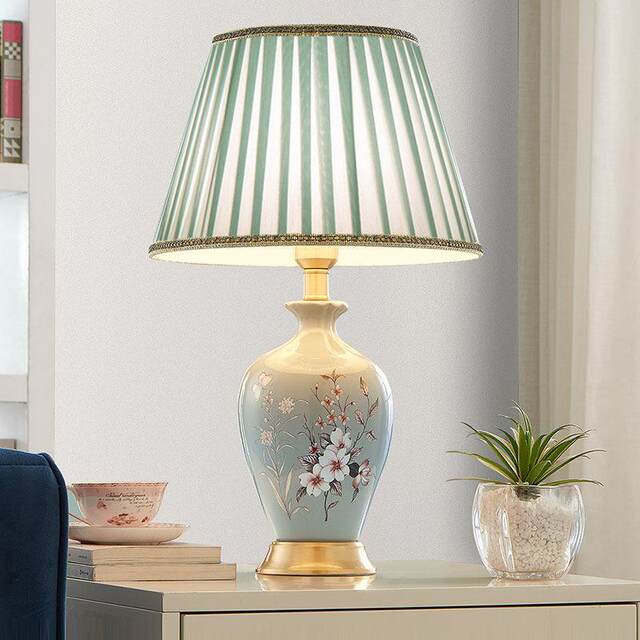 American-Style Light Luxury Ceramic Table Lamp for Living Room, New Chinese-Style Bedroom, Creative Ins-Style for Girls, Wedding 2025 New Model Bedside Lamp