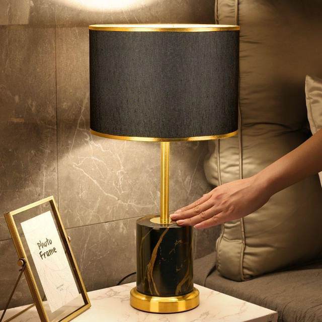 Nordic light luxury bedside lamp bedroom modern simple touch model room breastfeeding table lamp warm and romantic living room study