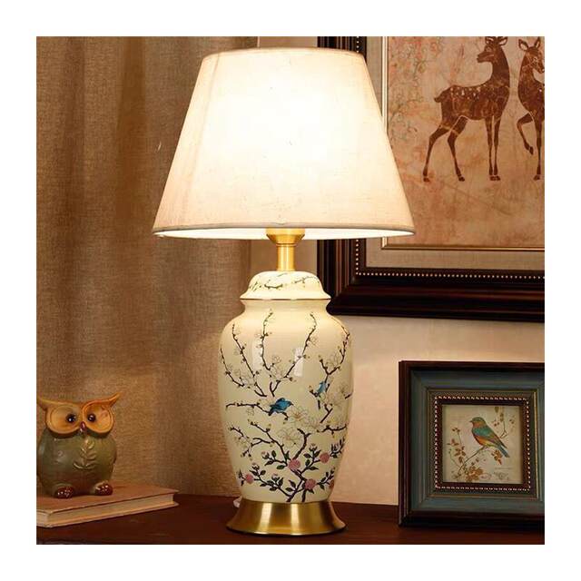 American-Style Ceramic Table Lamp Bedroom Bedside Lamp Wedding Warm Creative Nordic Light Luxury Home Living Room Lamp Simple Modern