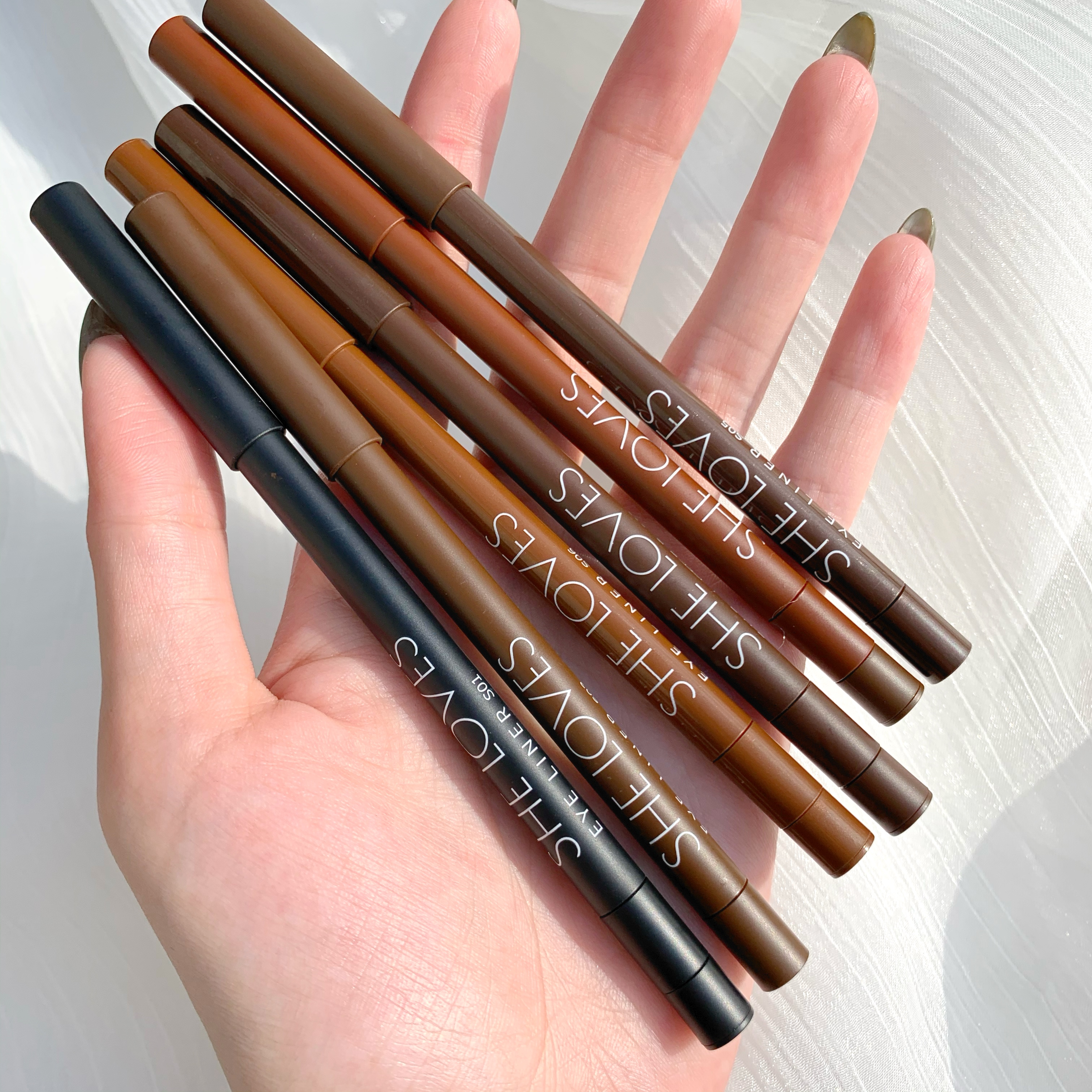 Wei Ya inner eyeliner liquid glue pen waterproof and not dizzy very fine pencil type hard head lying silkworm pen color beginner novice