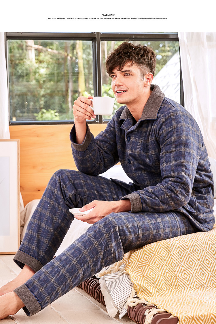 Bộ đồ ngủ cotton cotton tiêu chuẩn của Mỹ mùa thu và mùa đông ba lớp bông kẻ sọc ấm áp có thể mặc bên ngoài bộ đồ dịch vụ gia đình pijama ngắn tay