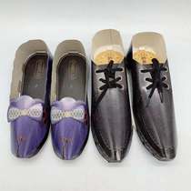 6 finished paper-pasted men’s and women’s leather shoes and cotton shoes burning paper to offer sacrifices to graves during the Eleventh Winter Clothes Festival shoes paper money and ghost coins